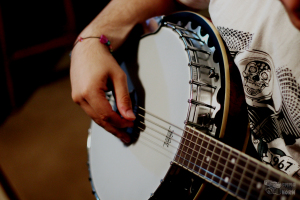 Banjo guitar. Photo: Emma Marie Horn