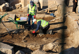 Excavations of mass graves near the Roman Theatre of Trajanus, Iznik. Photo: Emma Marie Horn